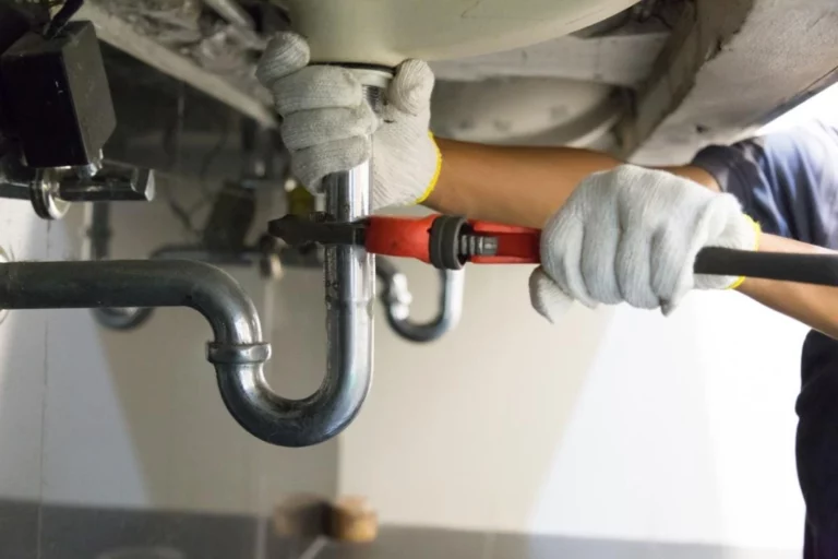 Do Plumbers Expect a Tip