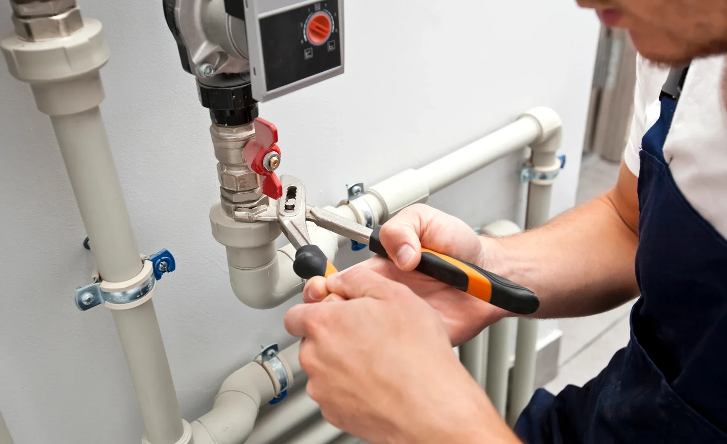 Faucet Repair & Replacement in Katy, TX 11 Plumbers in Katy, TX - plumber2
