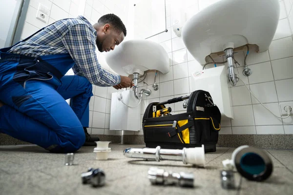 Faucet Repair & Replacement in Katy, TX 8 Plumbers in Katy, TX - plumber3